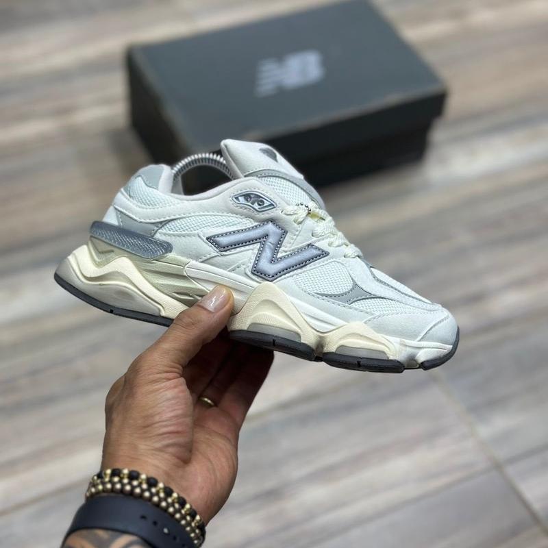 New Balance 9060 Beige Gris