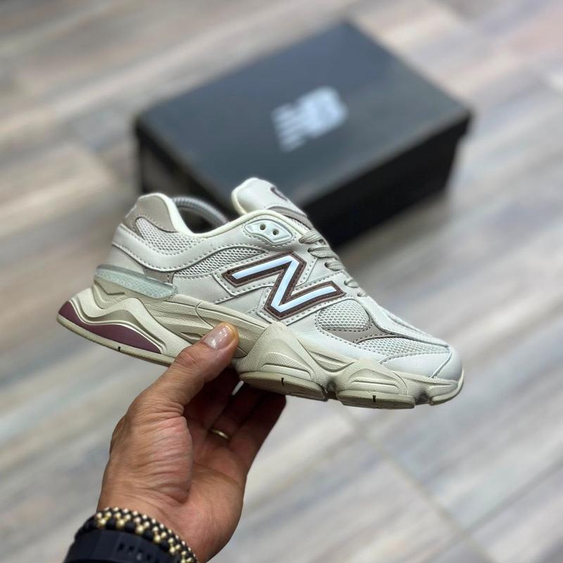 New Balance 9060 Beige Vino