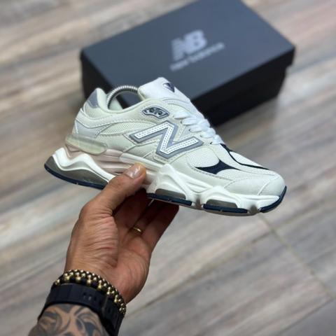 New Balance 9060 Beige Rosa